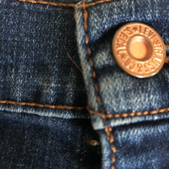 LEVIS High Waist Pleated Mom Jean Shorts - Picture 5 of 10